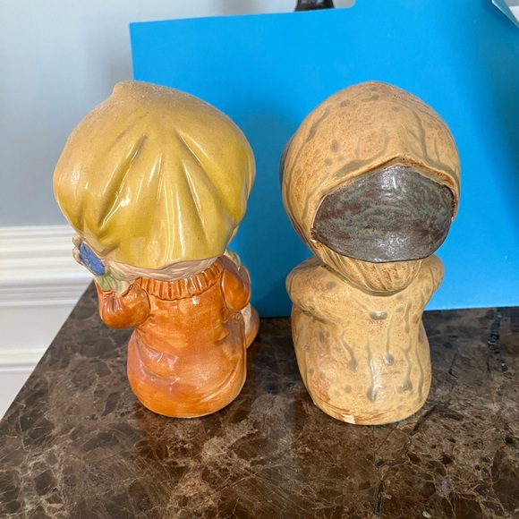 1970s UCTCI Stoneware , girl with flowers and girl with vase. - Picture 3 of 5